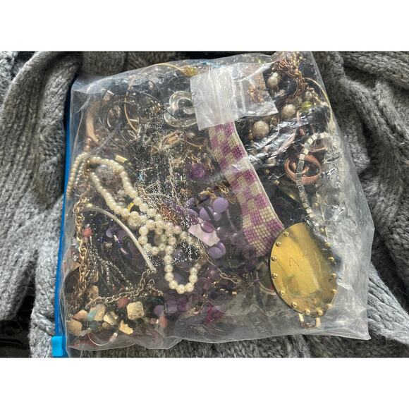 3.5-4 LB Mystery Jewelry Lot Wearable Repair Craft Scrap Treasure Hunt - Picture 1 of 4